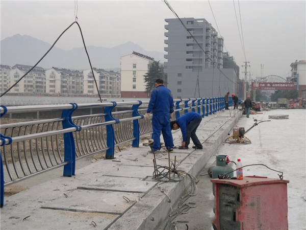 通化不锈钢复合管护栏常见问题及解决方案